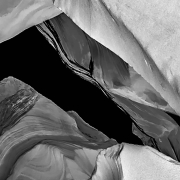 Tungsten-Branding_614982320-bw-a-T