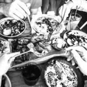 enjoying-lunch-with-friends-picture-id1125733916