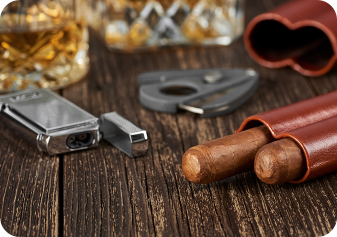 cigars-with-lighter-and-accessories